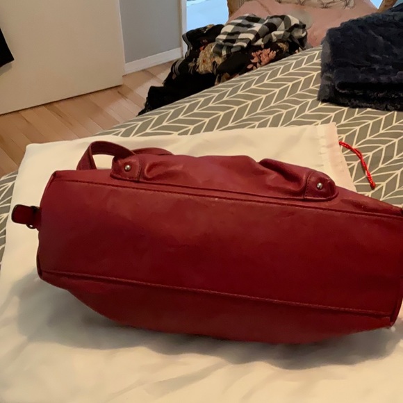 Red handbag with red funky lining - Picture 4 of 6